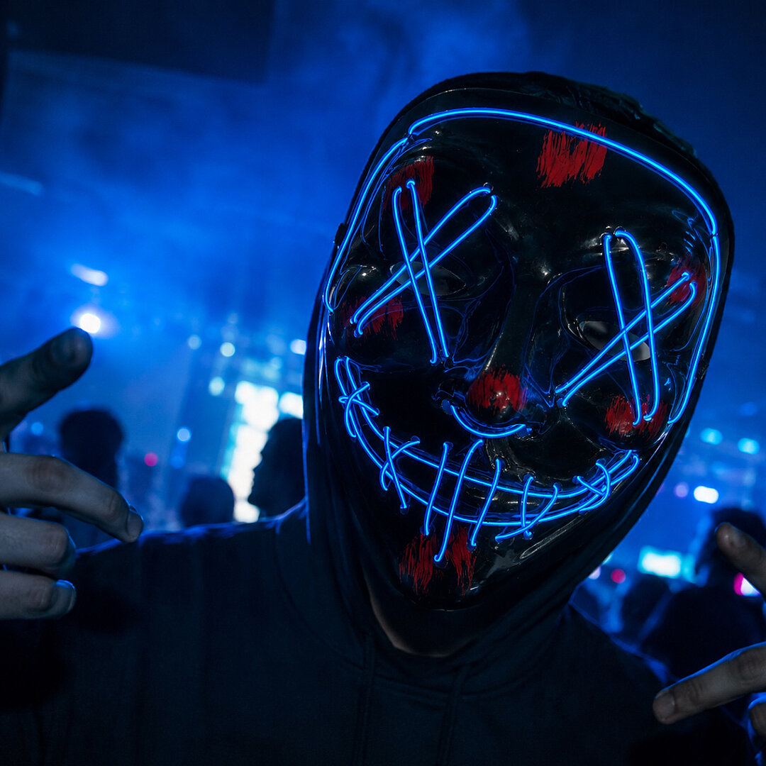 Cadılar Bayramı Siyah Maske Neon Mavi Işıklı - Beysüs