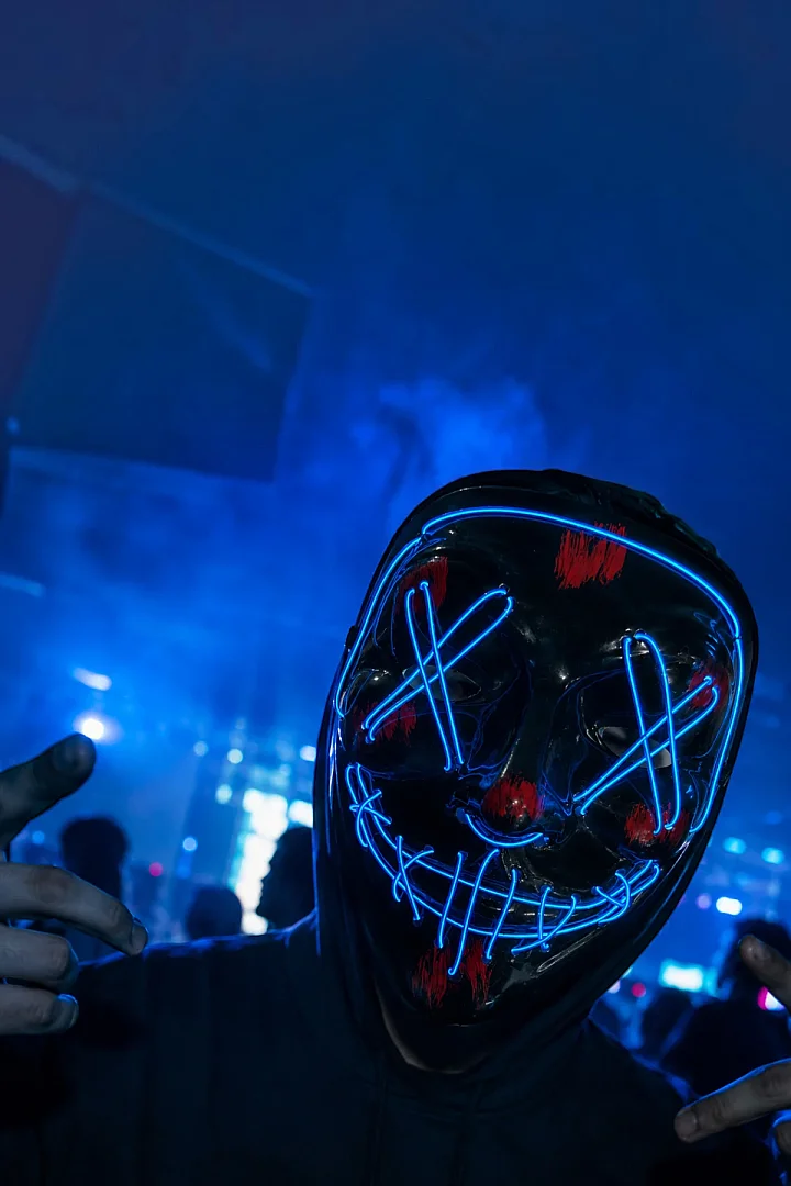 Cadılar Bayramı Siyah Maske Neon Mavi Işıklı - Beysüs